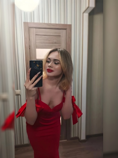 Здравствуйте, меня зовут Валерия 🥰 многие меня считают строгой🥸 и сексуальной училкой  👩🏫 на самом деле во мне кроется нежность 😌 и сексу...