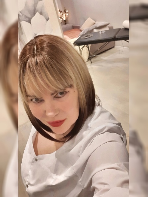 Встреча-Онлайн  ...если не ответила на ваш звонок Можете написать в мессенджерах. 

 Вирт.РоЛики.