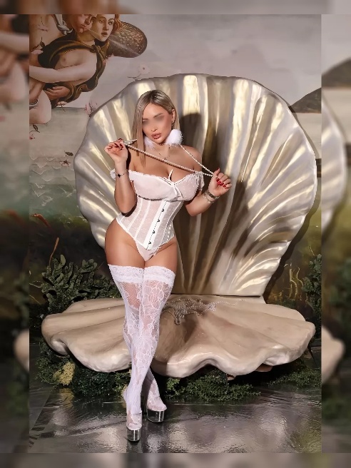 Анита Блюм - модель журнала PLAYBOY! Ведущая в шоу в медиа просxxxтве, певица, актриса.  Спортивная форма, грудь 6 размера.❤️‍🔥



Я РЕАЛ...