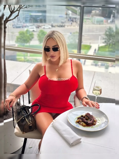Анита Блюм - модель журнала PLAYBOY! Ведущая в шоу в медиа просxxxтве, певица, актриса.  Спортивная форма, грудь 6 размера.❤️‍🔥



Я РЕАЛ...