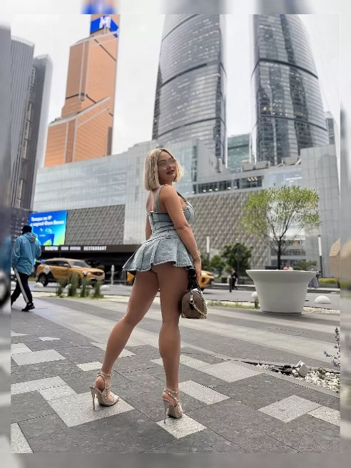 Анита Блюм - модель журнала PLAYBOY! Ведущая в шоу в медиа просxxxтве, певица, актриса.  Спортивная форма, грудь 6 размера.❤️‍🔥



Я РЕАЛ...