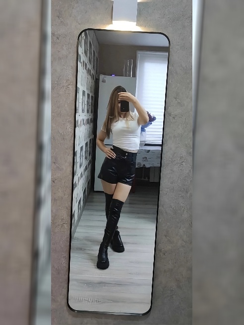 Маленький тигренок жаждет мужского внимания ) очень хочется попасть в руки нежного и одновременно страстного льва ) согрею ,ублажу ,приго...