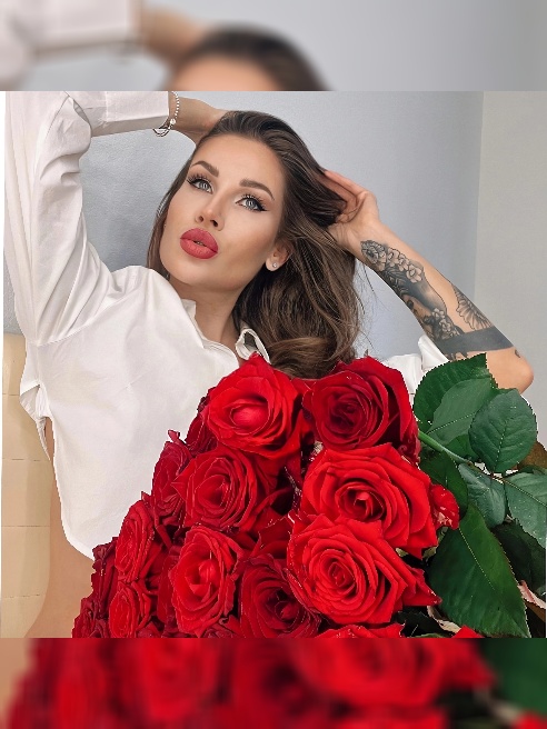 Властная и красивая королева 👑 воплотит в реальность все твои фантазии 🔞Ухоженная ,мои ножки созданы для тебя ,педикюр и маникюр 💅 всё на...