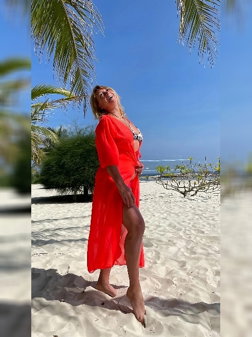 Разврат на большом сексодроме!) Минет лежа на спине свесив голову для более глубокого проникновения!

Секс - это моё! Отдаюсь как в посл...