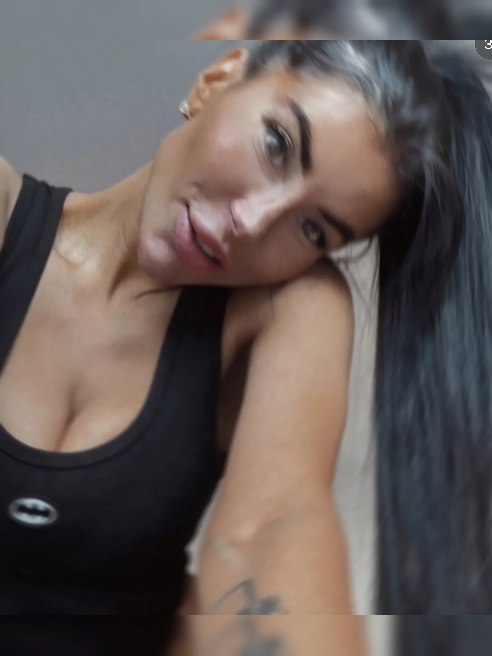 🏁💋🔥🥰Я — девушка, рядом с которой время замедляется. Элегантная, ухоженная, с тонким вкусом и умением чувствовать настроение мужчины. Я це... 🏁💋🔥🥰Я — девушка, рядом с которой время замедляется. Элегантная, ухоженная, с тонким вкусом и умением чувствовать настроение мужчины. Я це...
