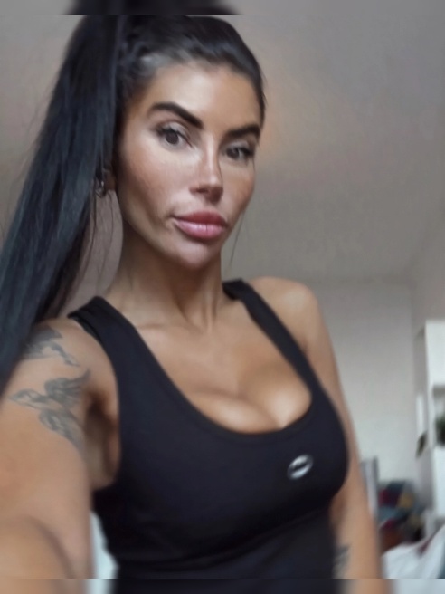 🏁💋🔥🥰Я — девушка, рядом с которой время замедляется. Элегантная, ухоженная, с тонким вкусом и умением чувствовать настроение мужчины. Я це... 🏁💋🔥🥰Я — девушка, рядом с которой время замедляется. Элегантная, ухоженная, с тонким вкусом и умением чувствовать настроение мужчины. Я це...