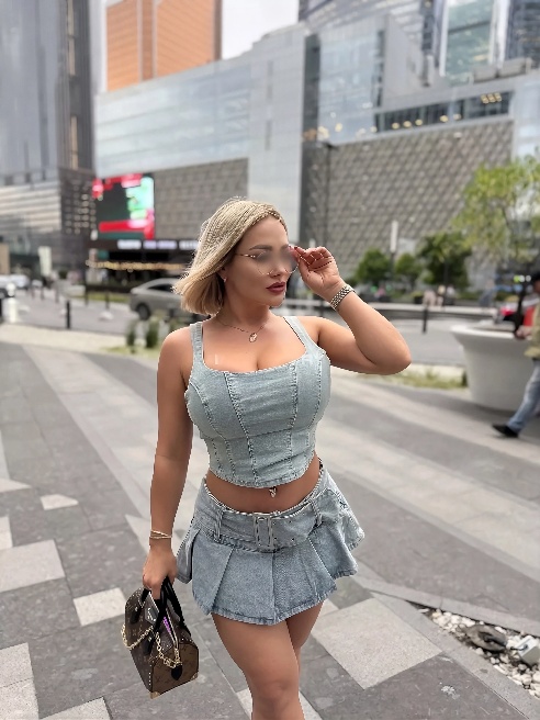 Анита Блюм с обложки журнала PLAYBOY! 💋 Аппетитная попка и грудь, девочка для самых ярких оргазмов.❤️‍🔥



Я РЕАЛЬНАЯ! Ежедневно выкладыв...
