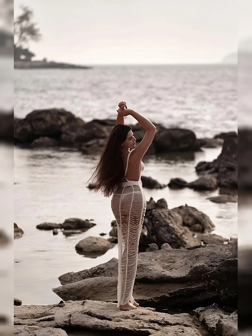 https://t.me/El1naFox мой новый канал🖤Вкусная, страстная, глубокая, манерная, с высшим образованием и совершенно не скромная )