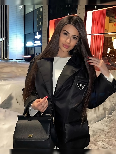 https://t.me/El1naFox мой новый канал🖤Вкусная, страстная, глубокая, манерная, с высшим образованием и совершенно не скромная )