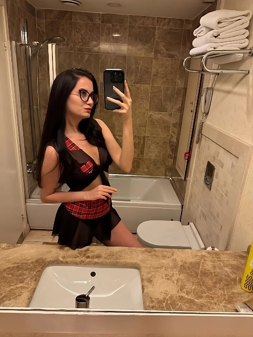 МОЛОДАЯ, КРАСИВАЯ, ГОЛУБОГЛАЗАЯ БРЮНЕТКА! 💋
МБР включён 💋)