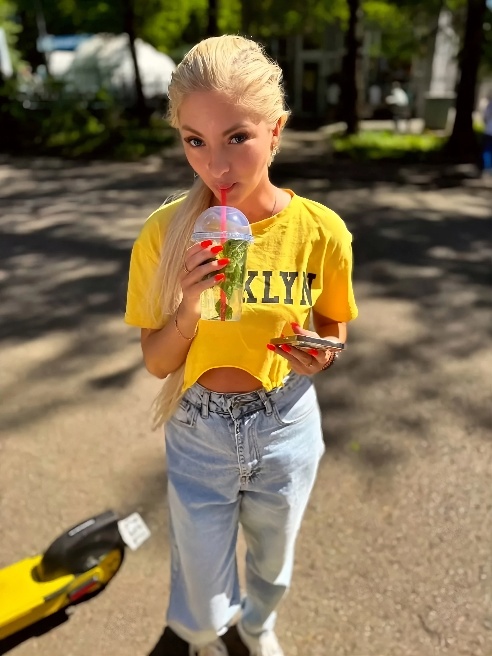 Привет, дорогой гость! 💕 Спасибо, что остановил свой выбор на моей анкете! 💋💞🧸

Меня зовут Аня, я прилетела из солнечного города Сочи! 🔥🎀...