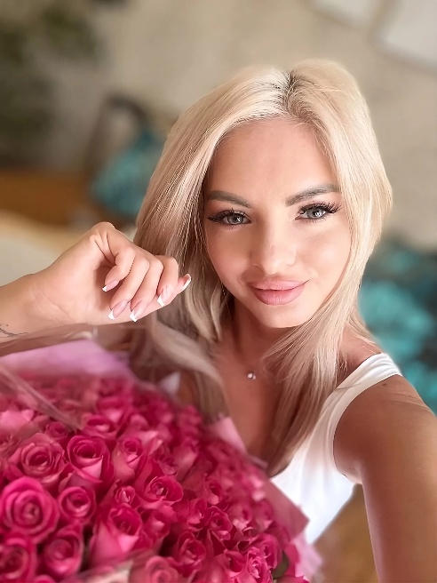 Привет, дорогой гость! 💕 Спасибо, что остановил свой выбор на моей анкете! 💋💞🧸

Меня зовут Аня, я прилетела из солнечного города Сочи! 🔥🎀...