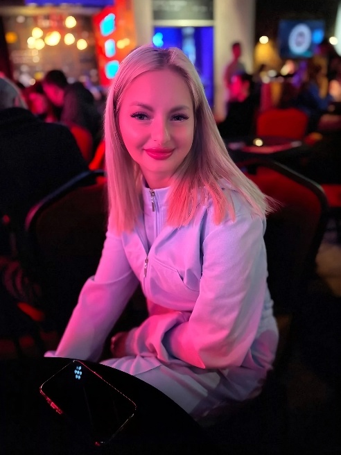 Привет, дорогой гость! 💕 Спасибо, что остановил свой выбор на моей анкете! 💋💞🧸

Меня зовут Аня, я прилетела из солнечного города Сочи! 🔥🎀...