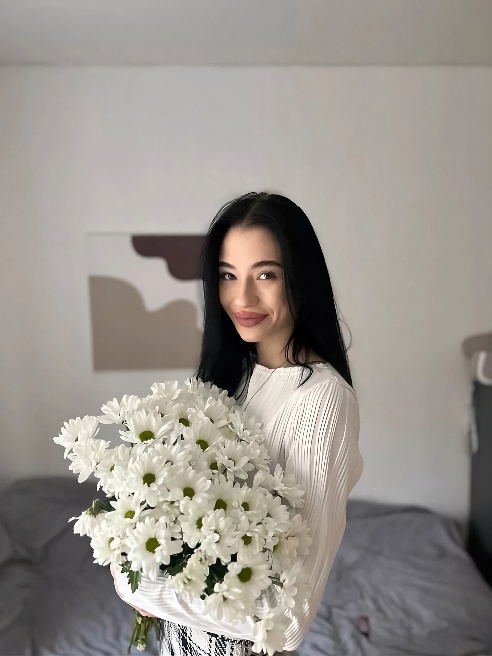 Приветствую тебя, мой смелый спутник!
Моя улыбка приглашает тебя в путешествие по самым сокровенным уголкам твоих фантазий.
Сегодняшн... Приветствую тебя, мой смелый спутник!
Моя улыбка приглашает тебя в путешествие по самым сокровенным уголкам твоих фантазий.
Сегодняшн...