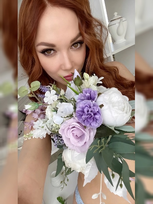 Я знаю, как разжечь огонь в твоей душе и взорвать твои чувства. Мои ласки будут нежными и жаркими, а каждое мгновение нашей страстной вст...