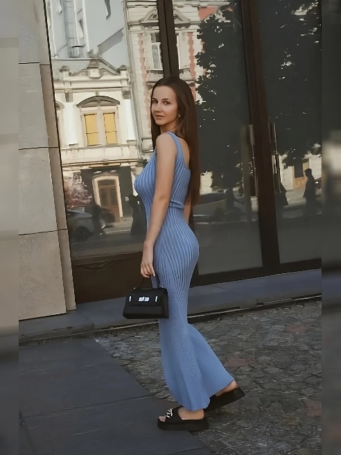 Миниатюрная шатенка с голубыми глазами, 
Фото мои, грудь своя 😁👌