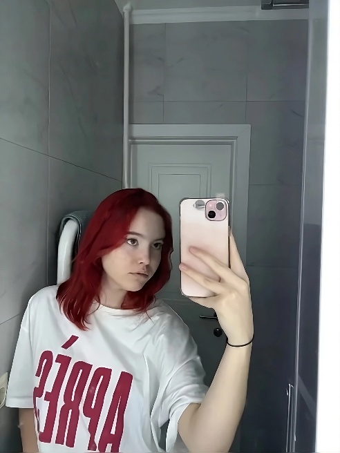 Я совсем недавно в этой сфере , пришла ради жесткого страстного секса 🔥 И я надеюсь именно ты мне с этом поможешь 😈