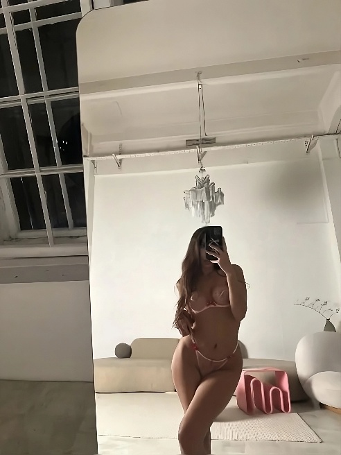 Больше моих фото и лайф контента в моем тг канале 💋
