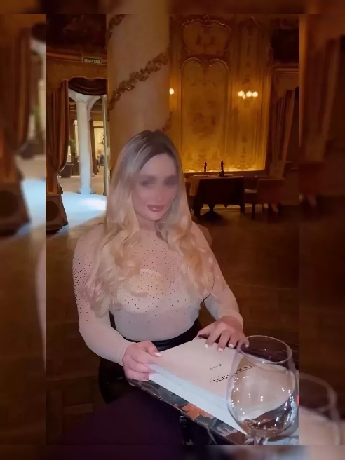 Анита Блюм - модель журнала PLAYBOY! Ведущая в шоу в медиа просxxxтве, певица, актриса. Спортивная форма, грудь 6 размера.❤️🔥
Я РЕАЛ... Анита Блюм - модель журнала PLAYBOY! Ведущая в шоу в медиа просxxxтве, певица, актриса. Спортивная форма, грудь 6 размера.❤️🔥
Я РЕАЛ...