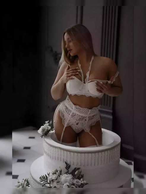 Анита Блюм - модель журнала PLAYBOY! Ведущая в шоу в медиа просxxxтве, певица, актриса. Спортивная форма, грудь 6 размера.❤️🔥
Я РЕАЛ... Анита Блюм - модель журнала PLAYBOY! Ведущая в шоу в медиа просxxxтве, певица, актриса. Спортивная форма, грудь 6 размера.❤️🔥
Я РЕАЛ...