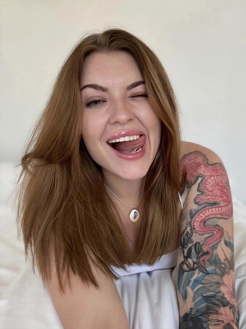 Привет, я Софа💋



Не хочу писать шаблонное описание о том, что ждёт тебя на встрече, из чего состоит мой мини бар и тд. Думаю, ты 100...