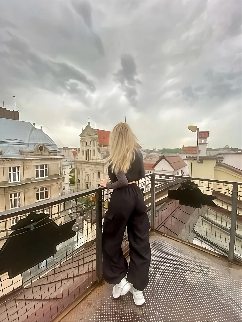 Уверенная, нежная и утончённая — я знаю, как сделать каждый момент незабываемым.