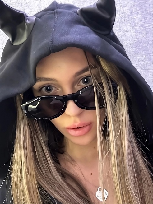 💝Нимфоманка✨

Обожаю адреналин и скорость, но прекрасных мужчин больше💋
Много образов 😏