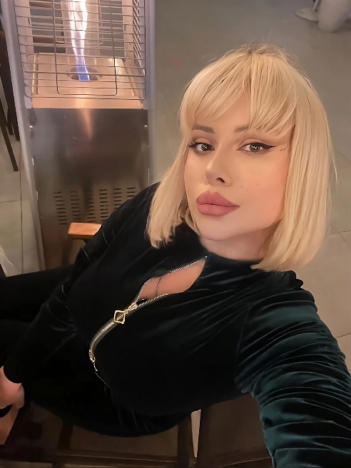 Привет, я Анфиса! 💋 Я воплощение страсти и нежности, готова сделать каждую минуту с тобой особенной. Давай забудем обо всём и...