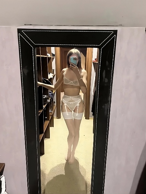 Реальный GFE! Молодая, красивая, длинные худые ножки🌸 ИНДИ!