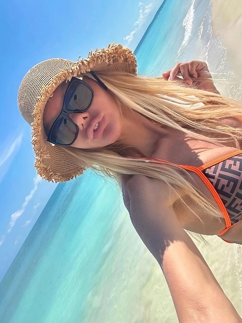 ⛱  Для мужчин ,ценящих свое время .Действующая фотомодель 💄. Красивая девушка с шикарной фигурой скрасит отдых , даже самого утонченн...