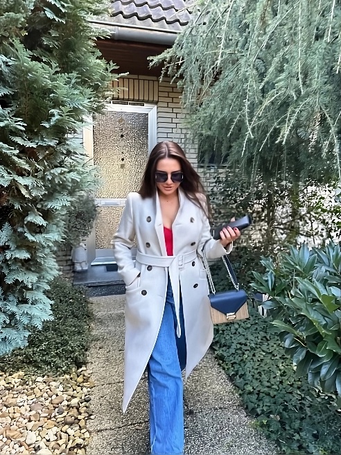 Привет, я Настя! 💋 Очаровательная, нежная и полная страсти, я готова подарить тебе незабываемые мгновения.Готов окунуться в мир..