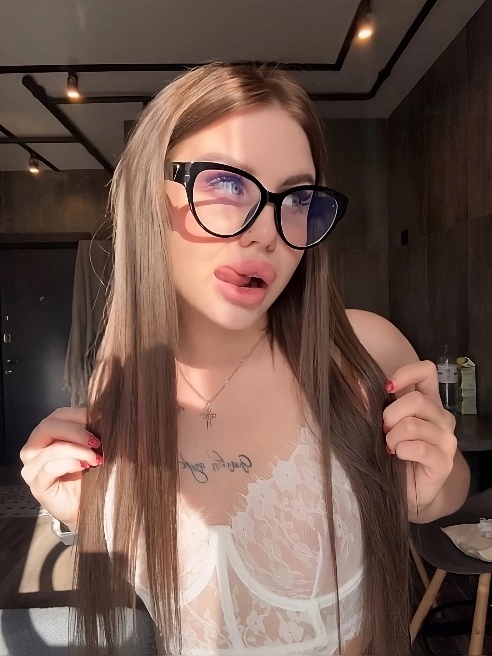МИЛАЯ КУКОЛКА💦 с большими губками, которую ты мог заметить здесь😍😍😍