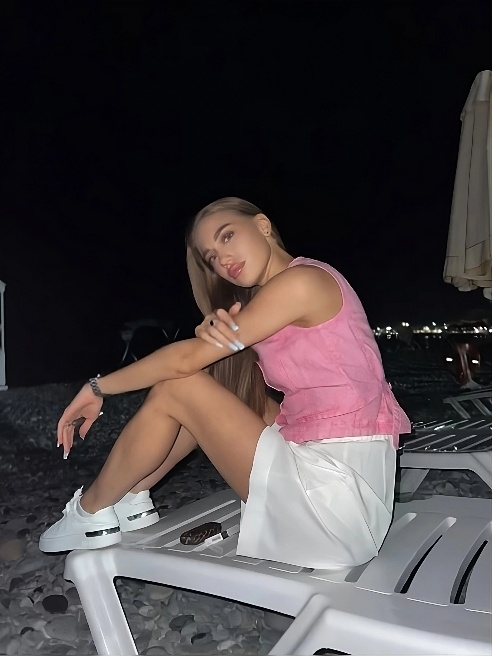 Здравствуй, Я Chloe  предпочитаю красивые, качественные встречи 🌷