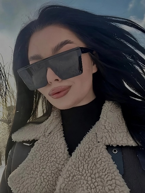 Привет, я Илиада! 💋 Завораживающая, страстная и нежная, я готова открыть для тебя мир удовольствий, о которых ты даже не мечтал.