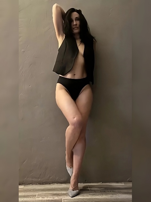 Очаровательная брюнетка приглашает в гости 💋💋💋 без предоплаты Очаровательная брюнетка приглашает в гости 💋💋💋 без предоплаты