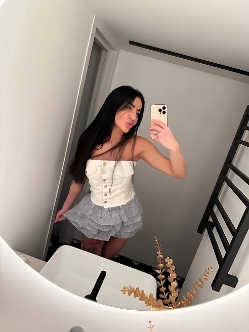 Создала тг канал https://t.me/hot_pussyy_girl
Буду рада видеть в ряду первых подписчиков 🥰