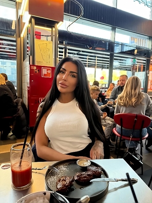 Создала тг канал https://t.me/hot_pussyy_girl
Буду рада видеть в ряду первых подписчиков 🥰