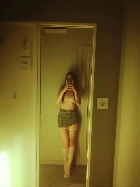 😈