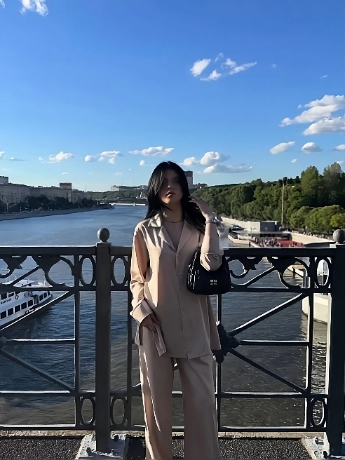 Магия в каждом взгляде, огонь в каждом слове…
Ты готов к чему-то, что взорвет твои ощущения? 🔥✨