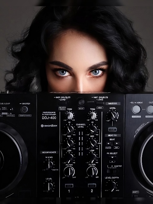 DJ, модель Playboy & Maxim.
Сочетание интеллекта, роскоши и страсти 🔝