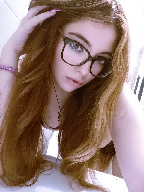 Мбр , овр и поцелуи входят в часик!!❤💋🔥

Я очень игривая Киса с сочными формами, обожаю видеть страсть в глазах мужчины, это дико заводит...