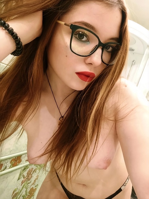 Мбр , овр и поцелуи входят в часик!!❤💋🔥

Я очень игривая Киса с сочными формами, обожаю видеть страсть в глазах мужчины, это дико заводит...