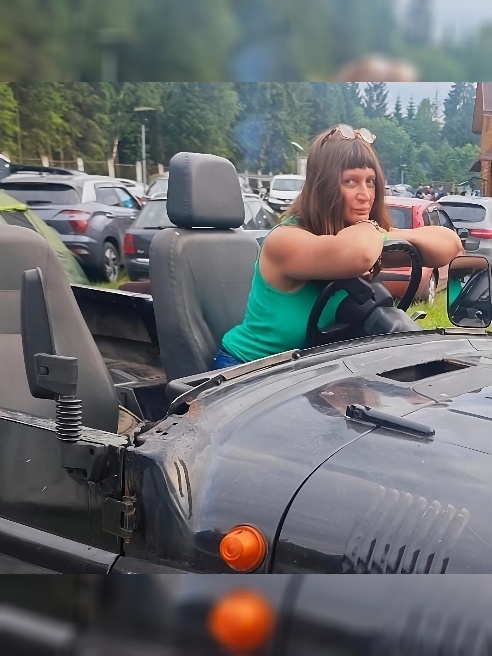 Порноактриса в прошлом.

Milf Tits."Мама Стифлера"

Для перезагрузки души,ума и тела. Душевно, уютно, горячо, весело и интересно.Умею и...