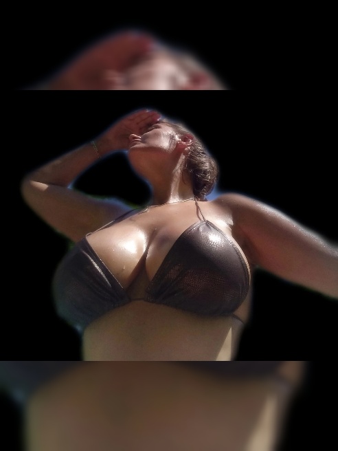 Порноактриса в прошлом.

Milf Tits."Мама Стифлера"

Для перезагрузки души,ума и тела. Душевно, уютно, горячо, весело и интересно.Умею и...
