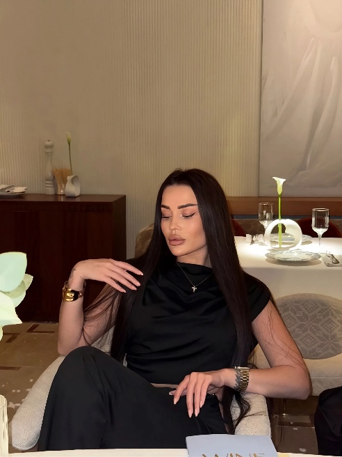 Привет, познакомимся? 💦😇



Я Аня - яркая, жаркая, сочная и игривая 😈 👅девушка с красивой  фигурой и тату.



Обо мне

Молода, красива и...