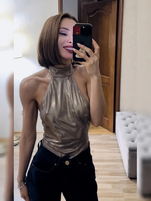 Привет! 😉

Меня зовут Элина 💋



Я девушка с характером 🔥 с хорошим чувством юмора👻 достойная компания для встреч любого формата 💁🏻♀...