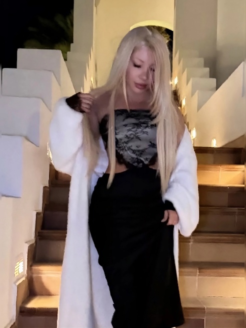 Приходи и зависай 🤪

Поддержу любой движ 🤙

Молодая красивая блондинка)

Живу одна без подруг и домашних животных 


			
				var txtTop =...