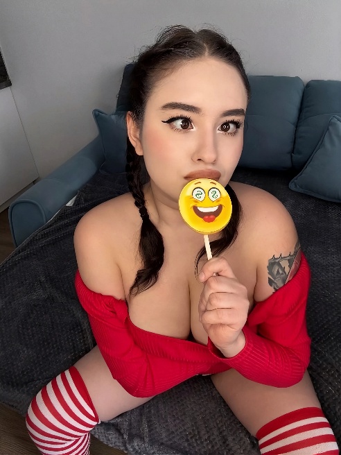 Мой ✨sweet kitty✨я так соскучилась… 

 Боюсь, что мои ножки автоматически распахнутся при виде тебя🥺🥺🥺💗