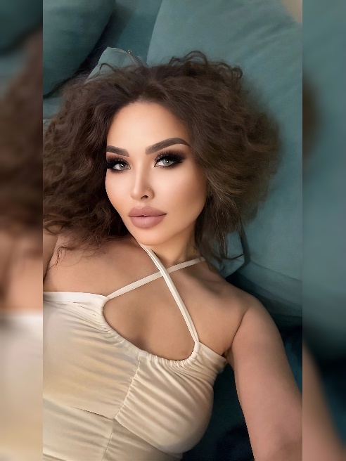 Эта ночь станет нашим танцем. Мы будем двигаться, растворяясь друг в друге, пока мир за пределами этой комнаты не перестанет существовать...