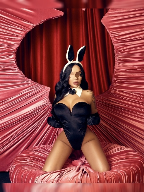 Привет, сладкий! 💋 Я - Альбина Братц, жгучая брюнетка с идеальной фигурой, пышной грудью, упругим телом💪🏽 и горящими страстью глазами!😍...